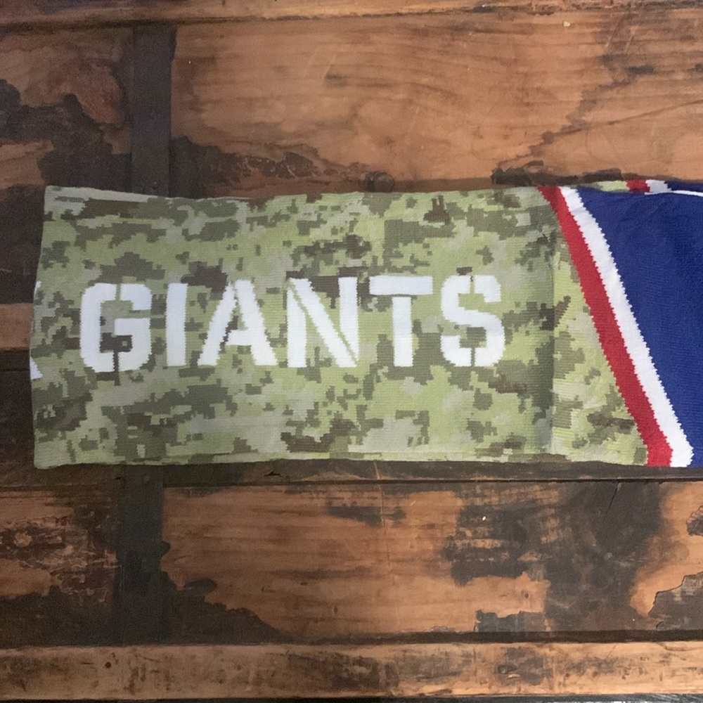 New York Giants Salute to Service Scarf